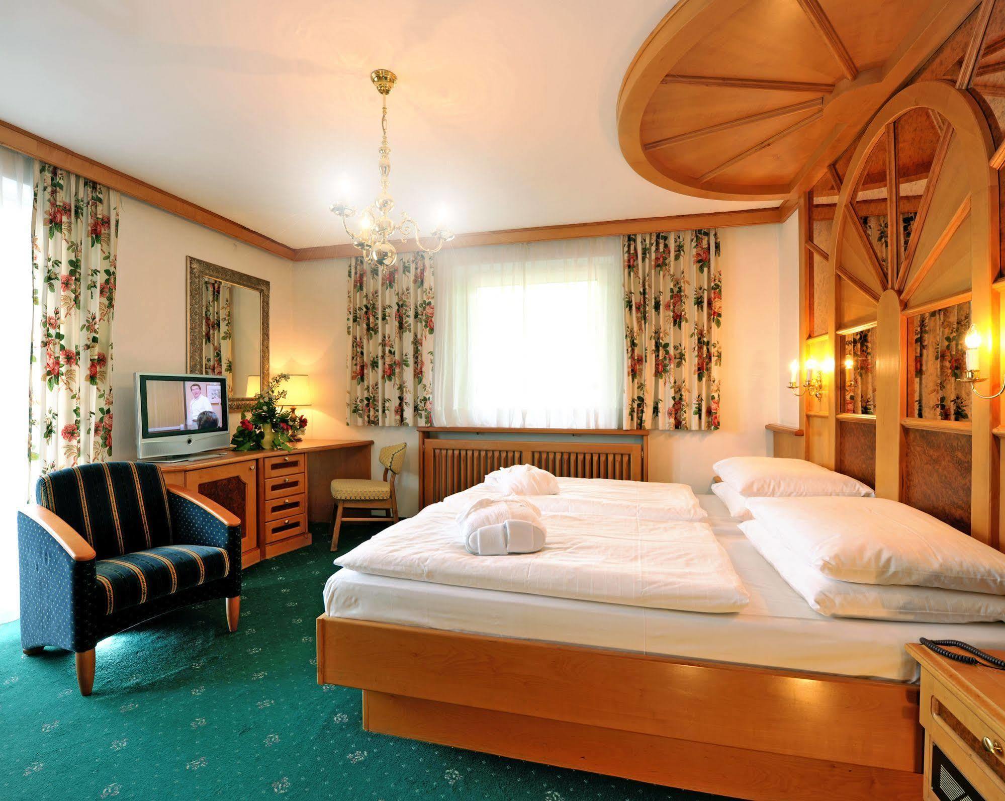 Hotel Tauernblick - Thermenhotels Gastein Бад Хофгащайн Екстериор снимка